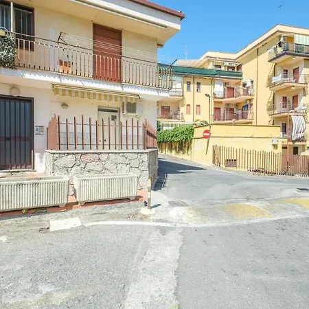 Dharma Apartment דירה *