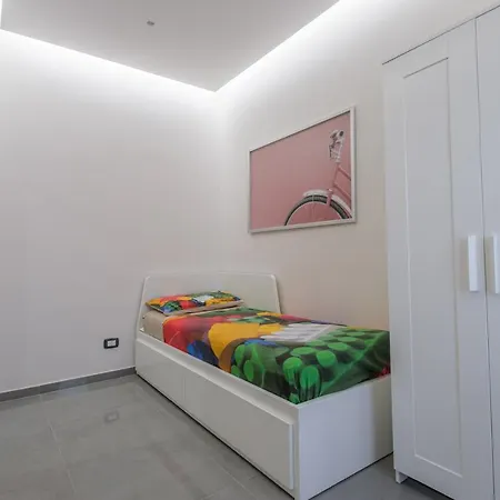 Dharma Apartment דירה *